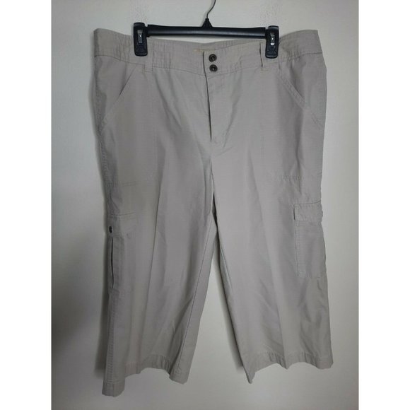 Gander Mountain Beige Cargo Capri Pants Size 16 - Picture 6 of 10